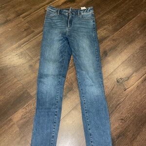 Women’s Abercrombie skinny jeans